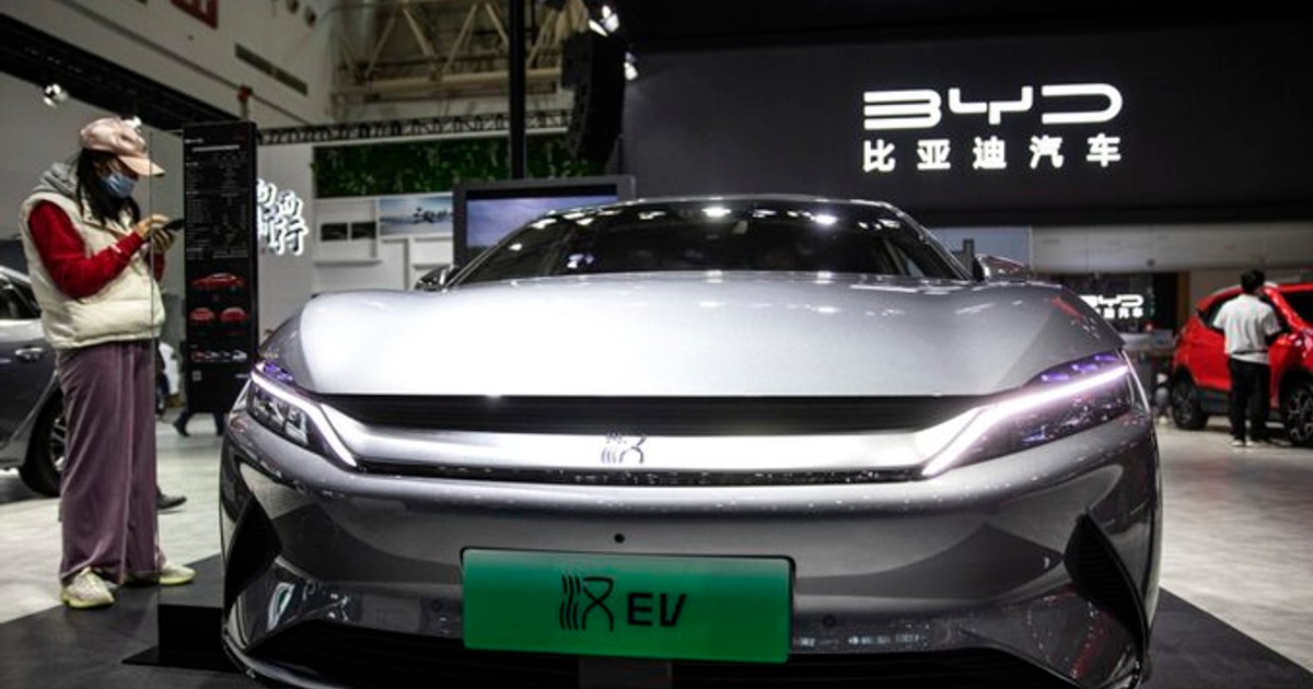 Kinas största elbilstillverkare BYD i dramatisk vändning, 100 000 uppsagda